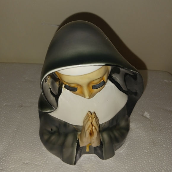 Relpo Praying Nun Bust / Head Vase, Planter, Thick Eyelashes, C6020, Vtg. - Picture 2 of 11